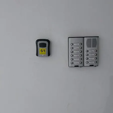 Sweet Wilson Square Apartment *