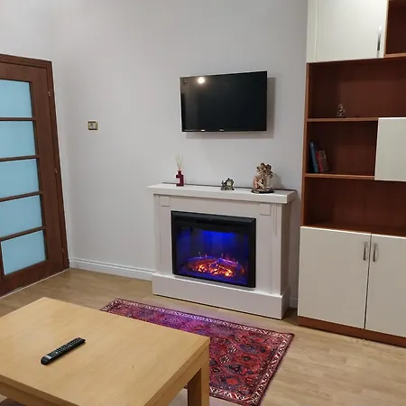 Sweet Wilson Square Apartment *