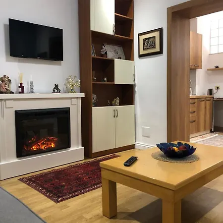 Sweet Wilson Square Apartment *