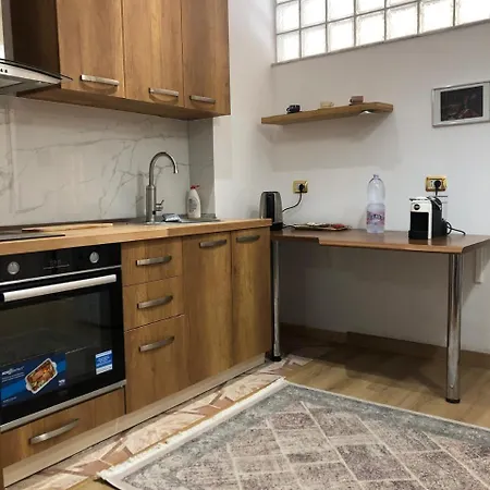 Sweet Wilson Square Apartment *