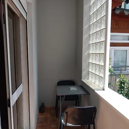 Sweet Wilson Square Tiran