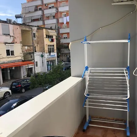 Sweet Wilson Square Tiran