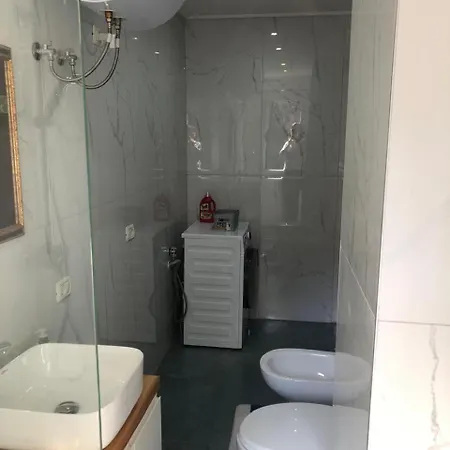 Sweet Wilson Square * Tiran